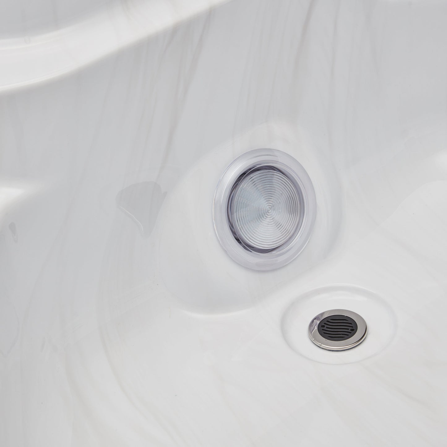 Luxury Spas Denali Studio Series 7-person Hot Tub (WS-299 CG) - Cloud Gray