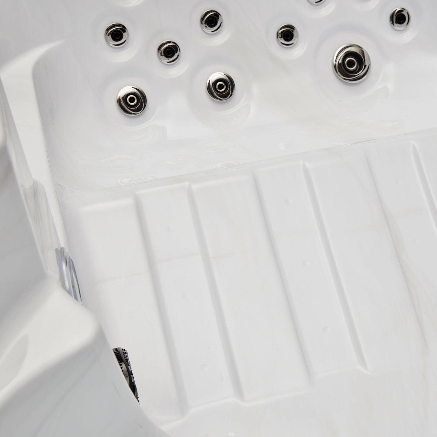 Luxury Spas Regal Studio Series 4-person Hot Tub (WS-292-CG) - Cloud Gray