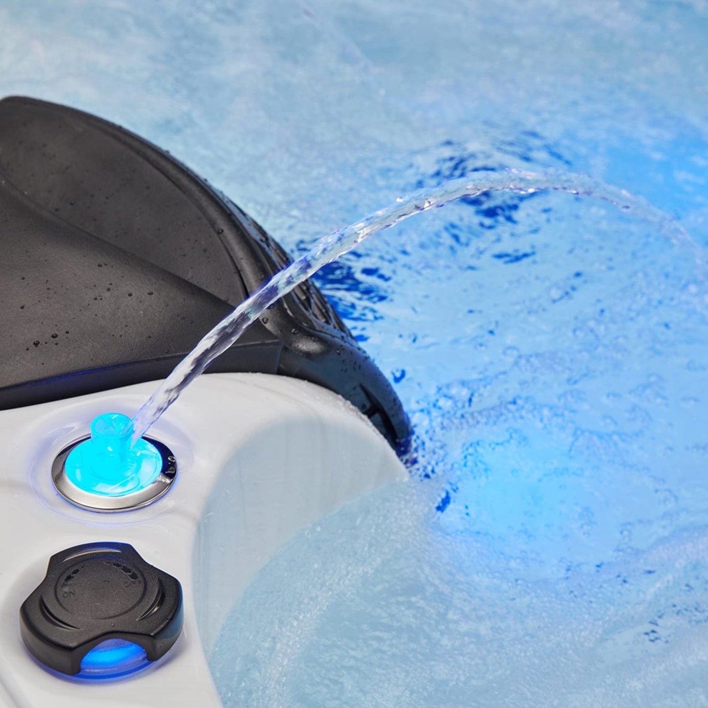 Luxury Spas Victoria 6-person Elite Series Hot Tub (WS-693 CG) - Cloud Gray