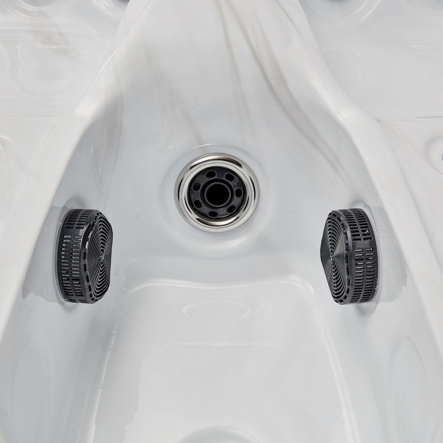 Luxury Spas Largo Studio Series 3-person Hot Tub (WS-696-CG) - Cloud Gray