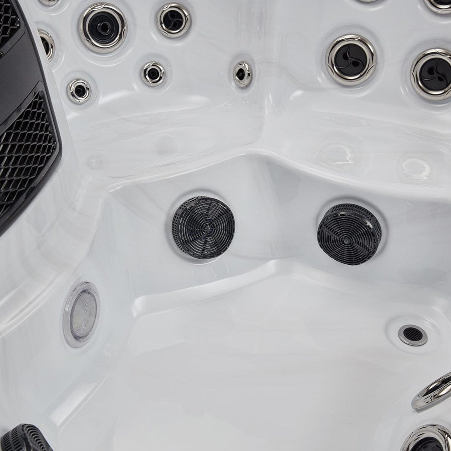 Luxury Spas Victoria 6-person Elite Series Hot Tub (WS-693 CG) - Cloud Gray