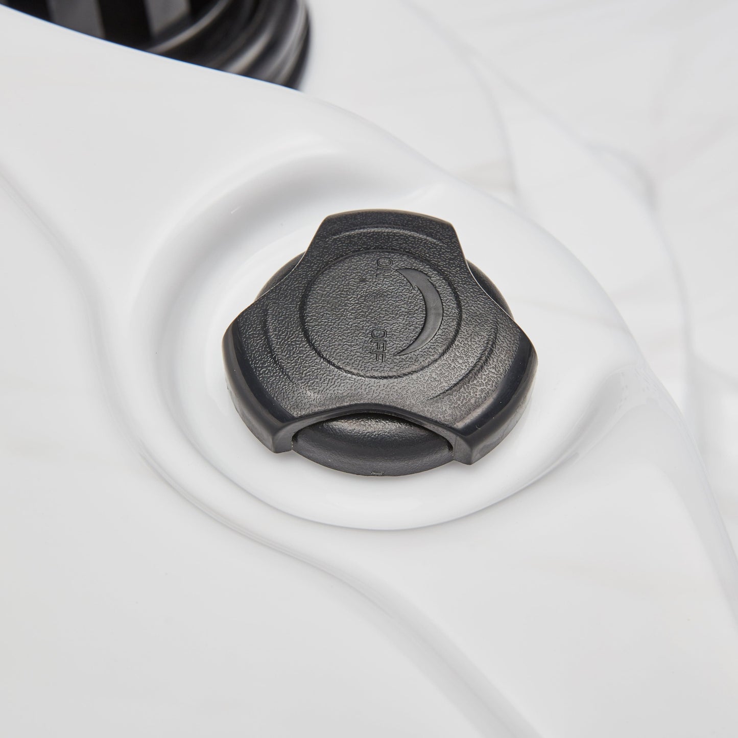 Luxury Spas Denali Studio Series 7-person Hot Tub (WS-299 CG) - Cloud Gray