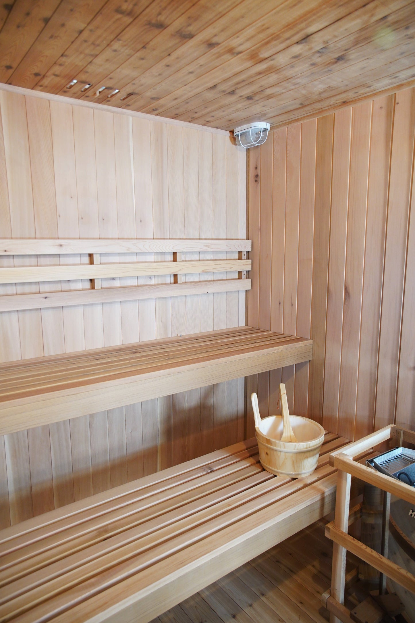Sunray Charleston 4-Person Indoor Traditional Sauna