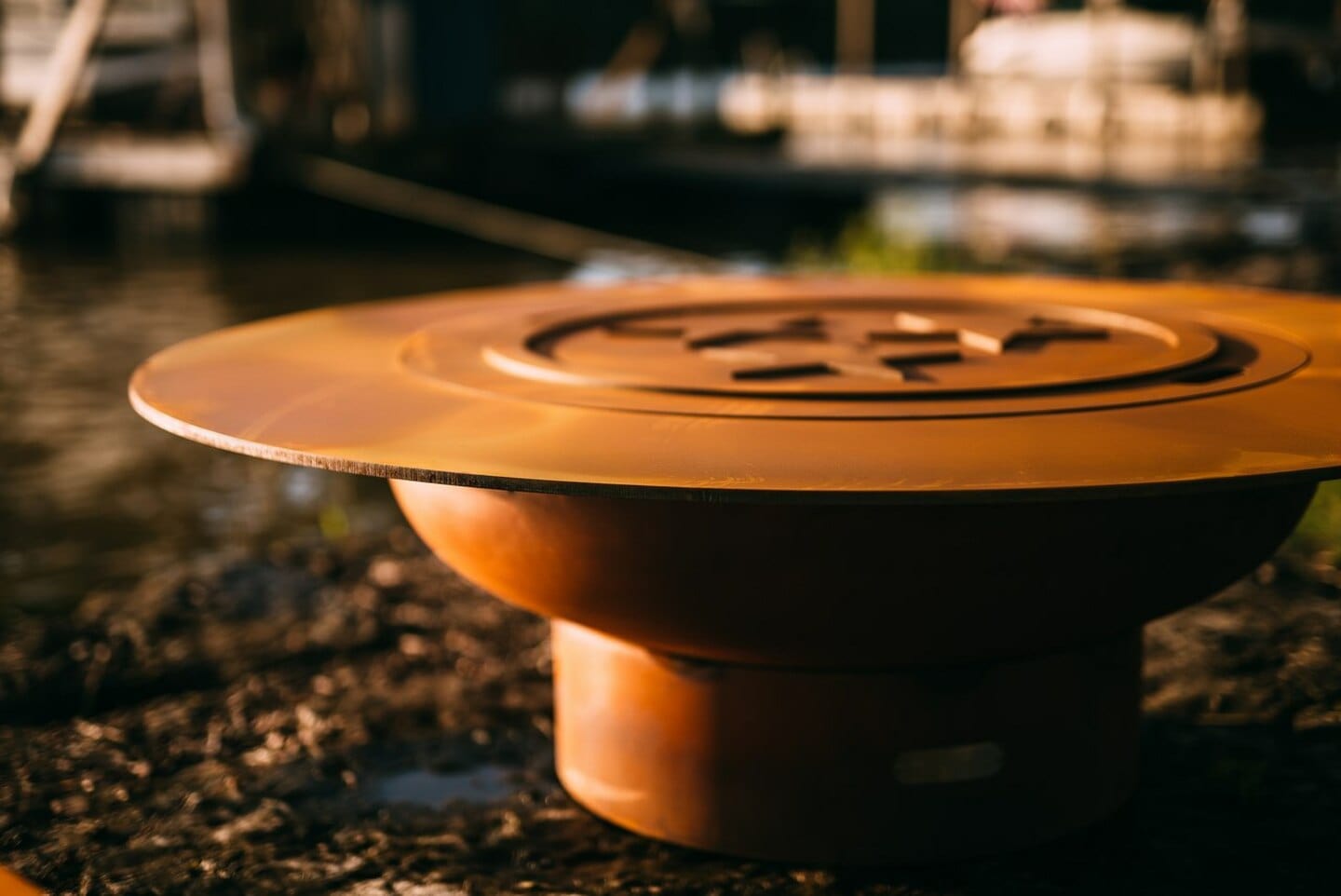 Fire Pit Art - Saturn w/lid