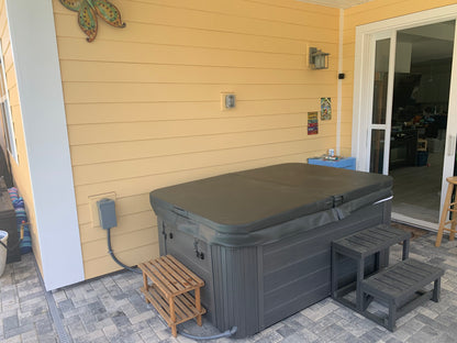 Luxury Spas Casey 3 Person Elite Series Hot Tub (WS-595 CG) - Cloud Gray