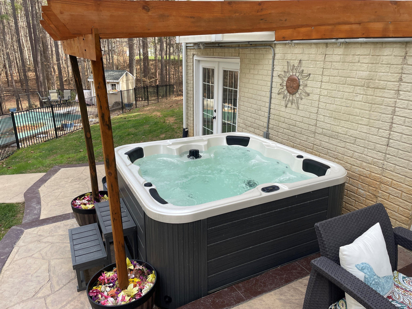 Luxury Spas Eclipse Studio Series 6 Person Hot Tub (WS-192-CG) - Pearl Gray