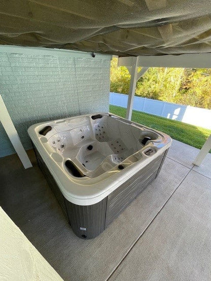 Luxury Spas Estes Studio Series 5-person Hot Tub (WS-594-CG) - Cloud Gray