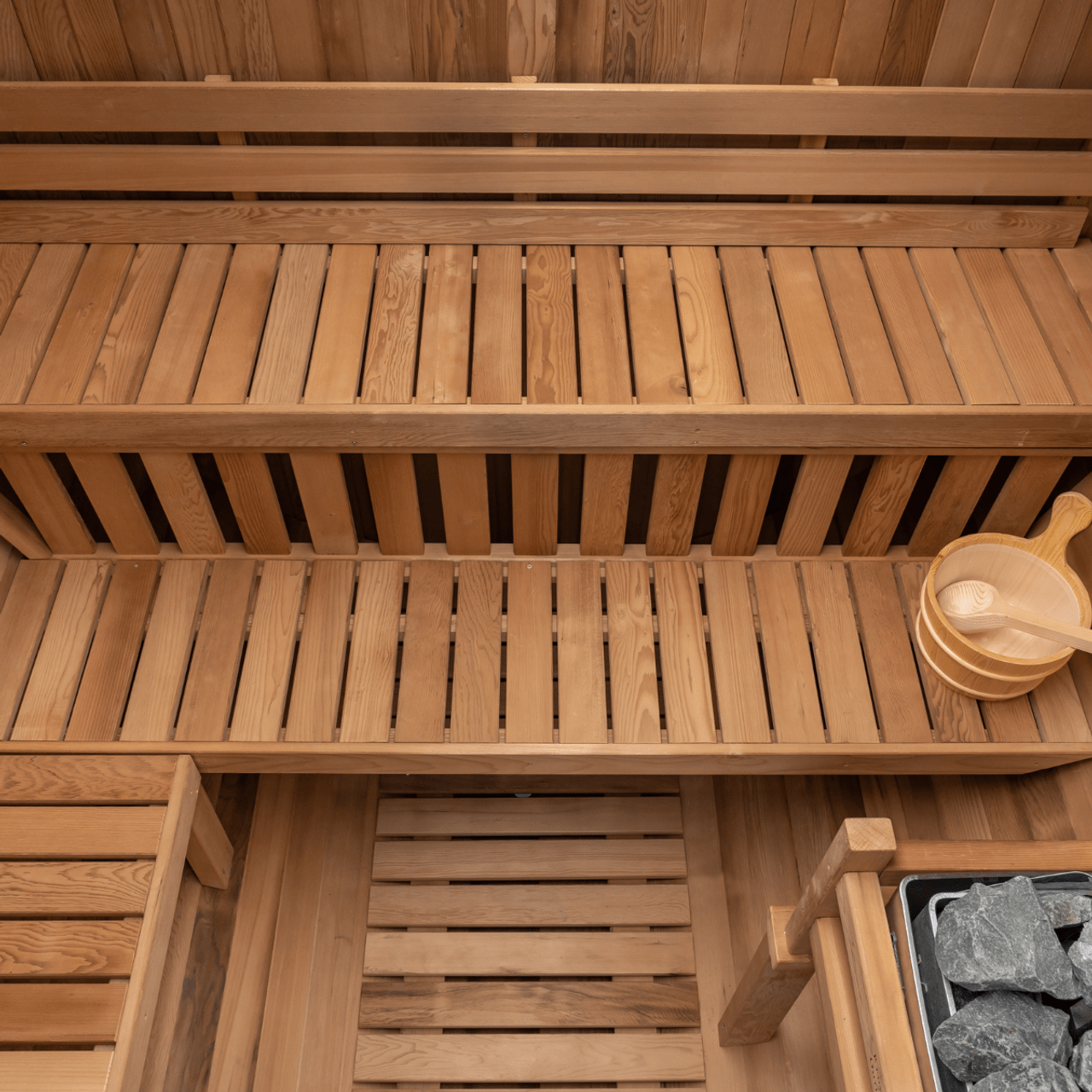 Redwood Outdoors Extra-Wide Barrel Sauna x Denali Cold Plunge