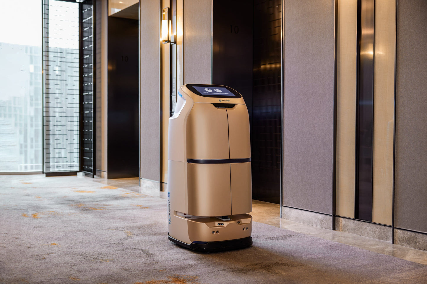 Keenon Robot Butlerbot W3 - For Private And Multi-floor Services