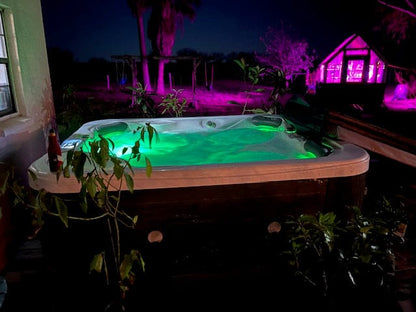 Luxury Spas Savannah 6-person Hot Tub (WS-692 CG) - Cloud Gray