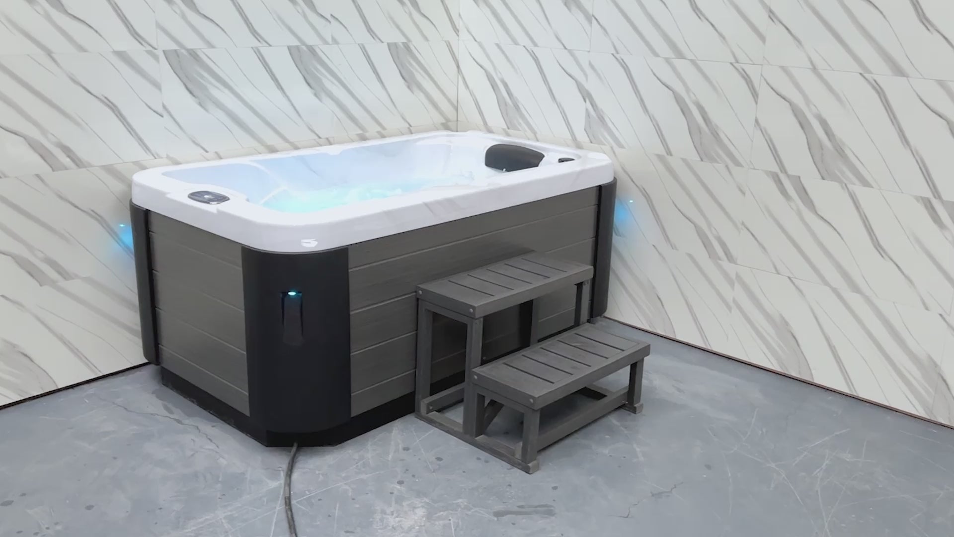 Luxury Spas Solo Standard Hot Tub (WS-599) - Cloud Gray – Airpuria